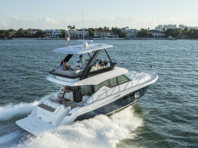 tiara 44 flybridge 1 e1539949893601
