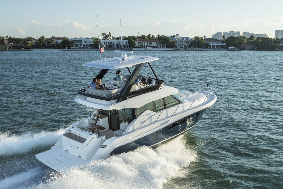 tiara 44 flybridge 1 e1539949893601