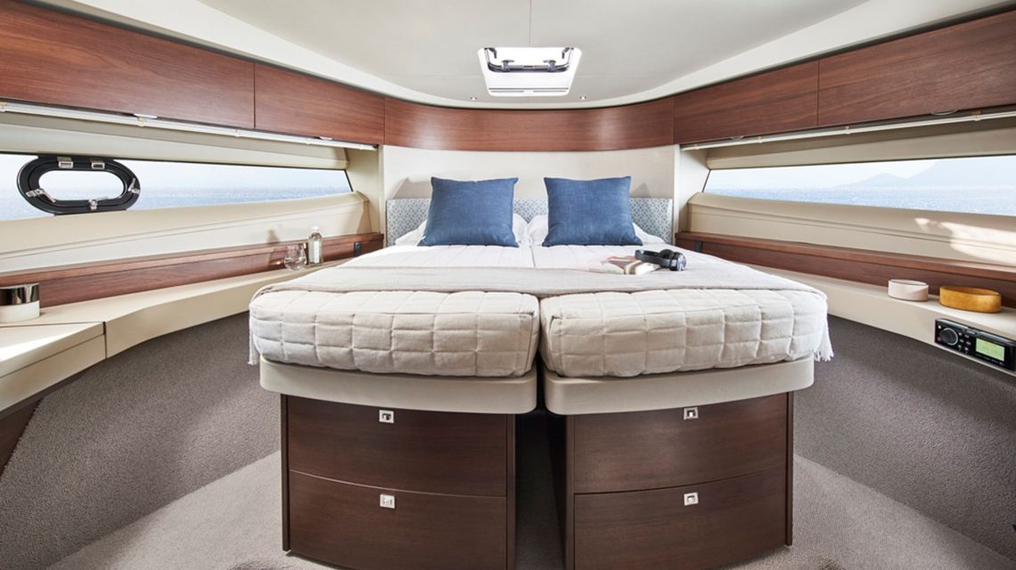 PRINCESS F50 f50 forward cabin 2a rt 1
