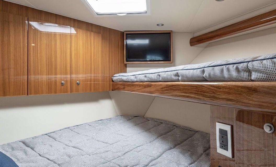 Best in Class - The Viking 44-Convertible 2nd br