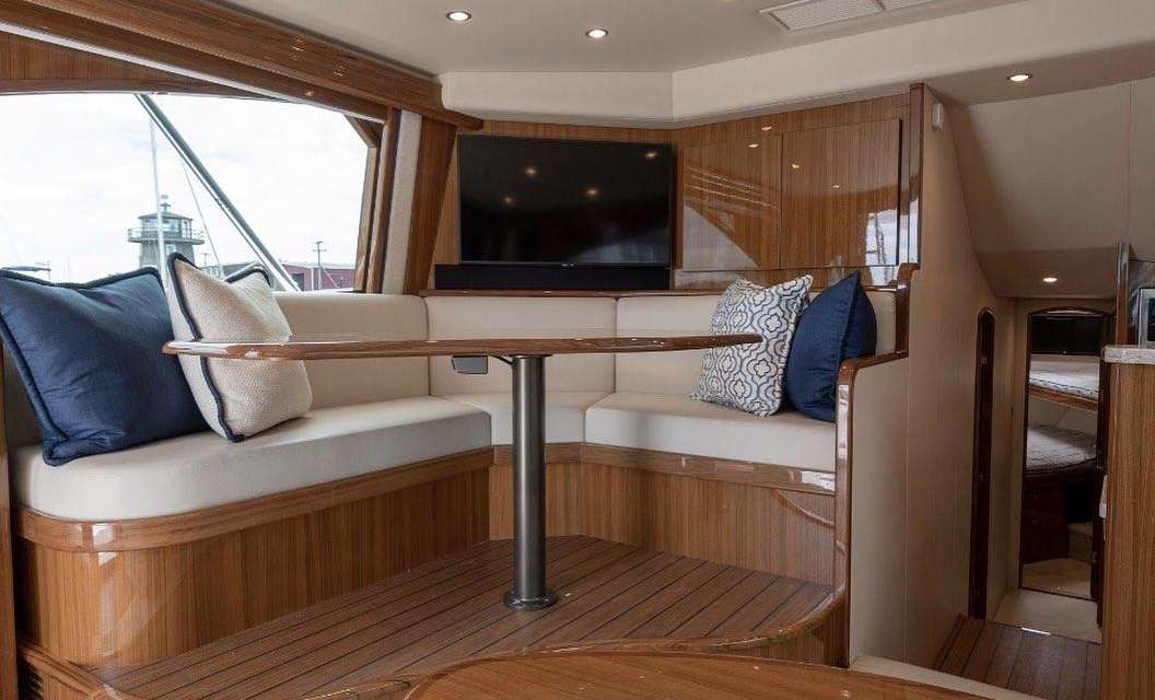 Best in Class - The Viking 44-Convertible lounge 2