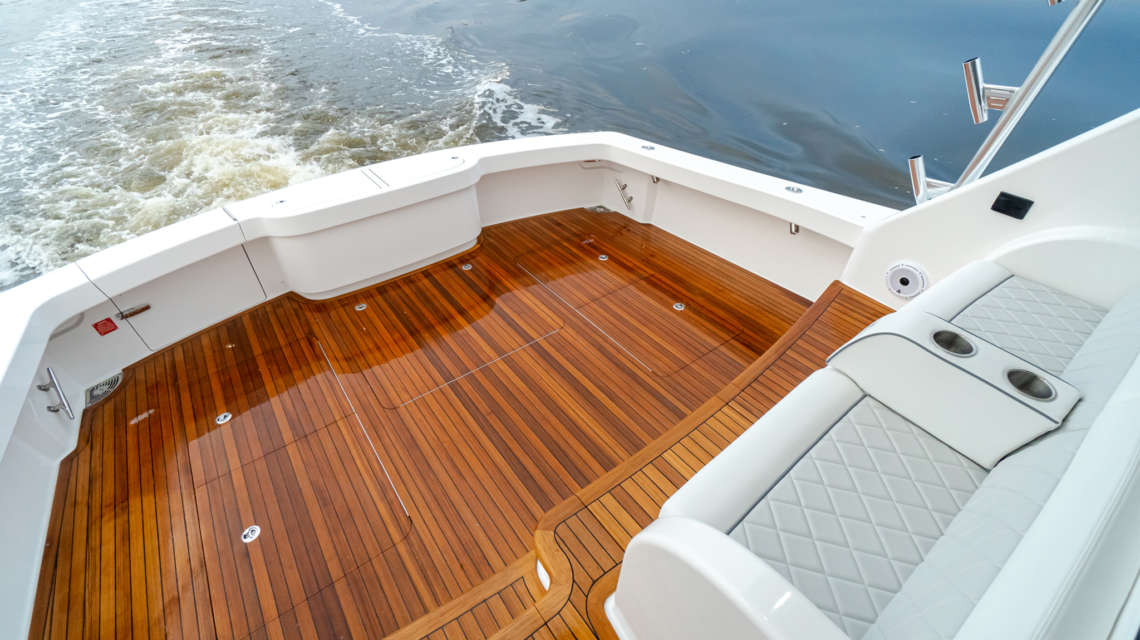 On the Red Carpet: the Viking 54C 54c deck