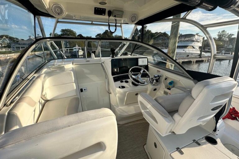 2009 Boston Whaler 285 Conquest