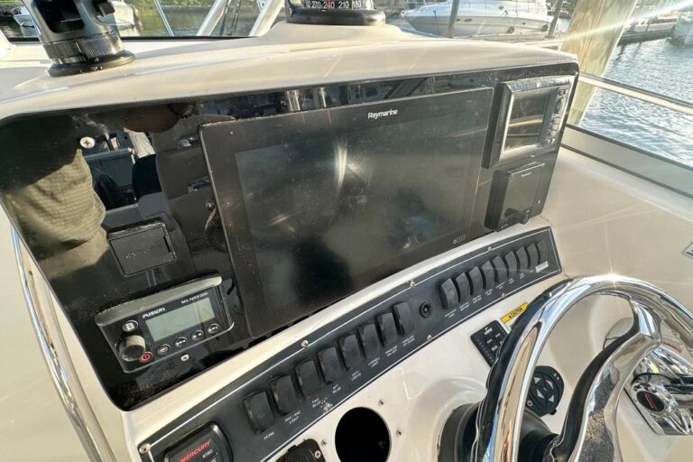 2009 Boston Whaler 285 Conquest