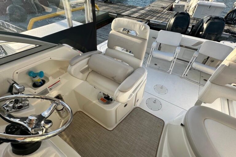 2009 Boston Whaler 285 Conquest