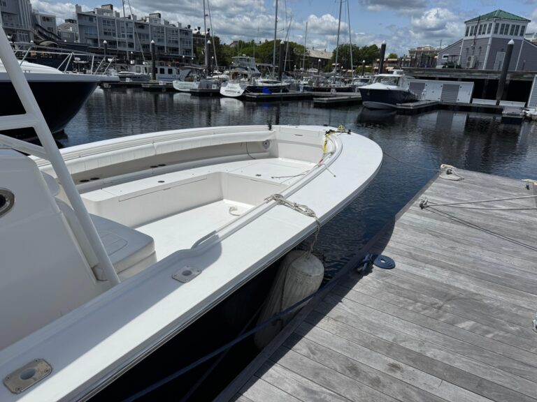 2014 Regulator 34 Center Console