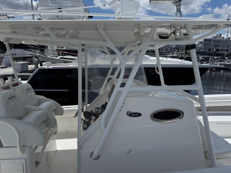 2014 Regulator 34 Center Console