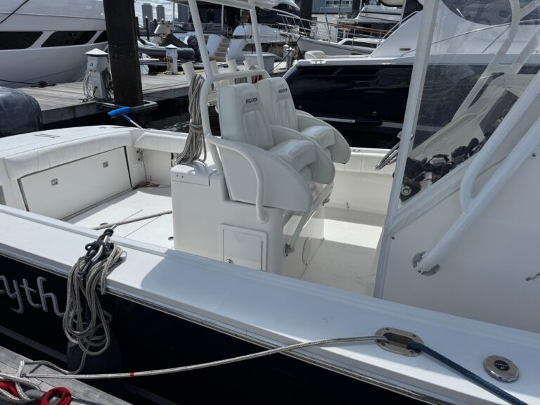 2014 Regulator 34 Center Console