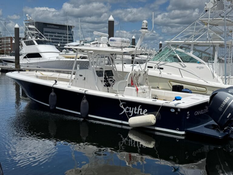 2014 Regulator 34 Center Console