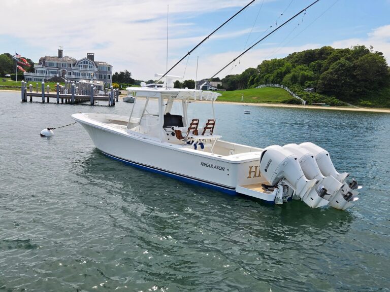2020 Regulator 34 Center Console