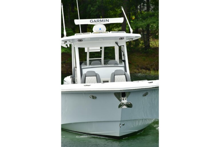 2022 Everglades 335 Center Console