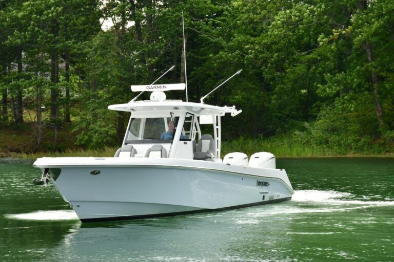 2022 Everglades 335 Center Console