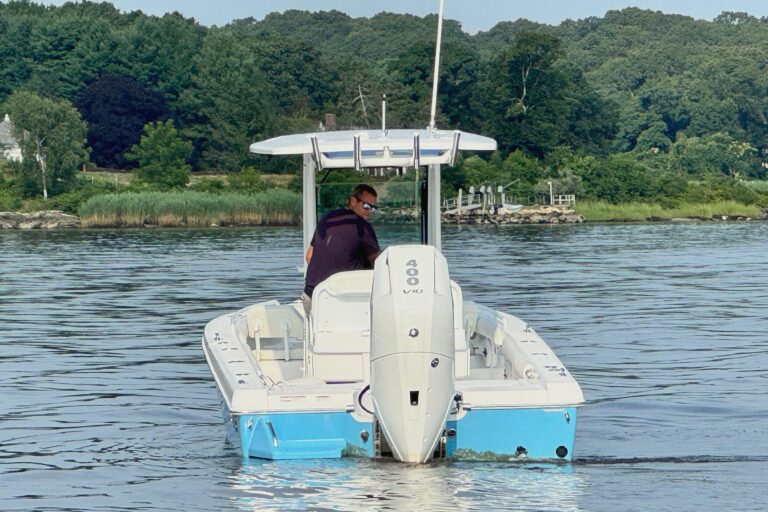 2024 Everglades 253 Center Console