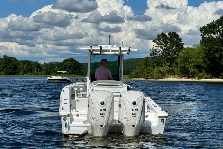 2024 Everglades 273 Center Console