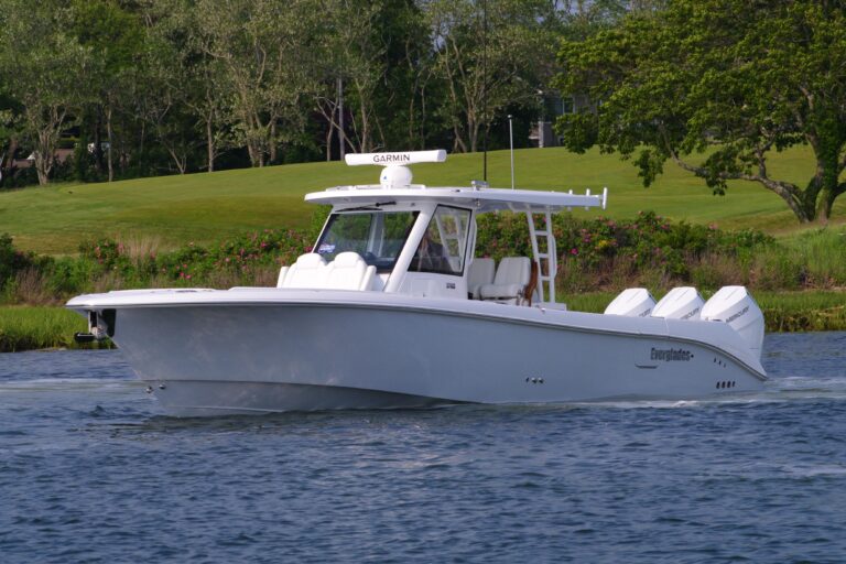 2025 Everglades 375 Center Console