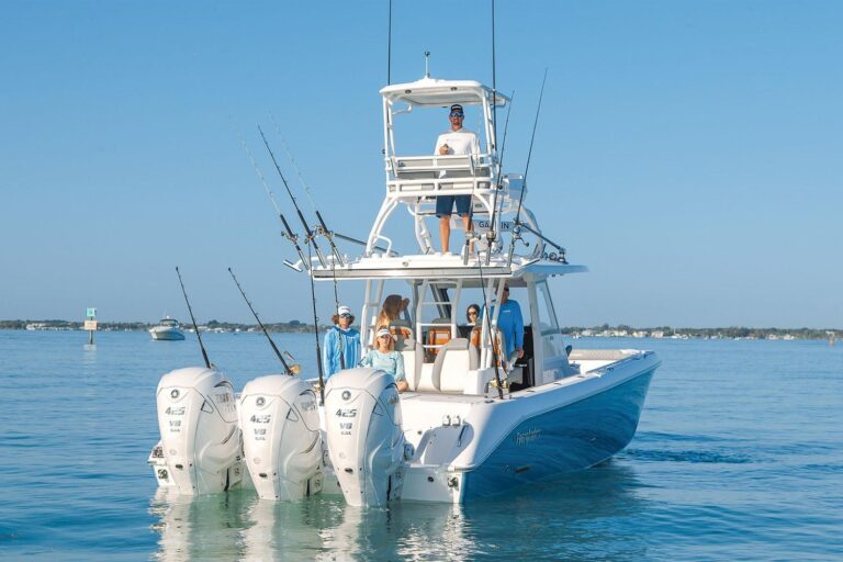 2025 Everglades 395 Center Console