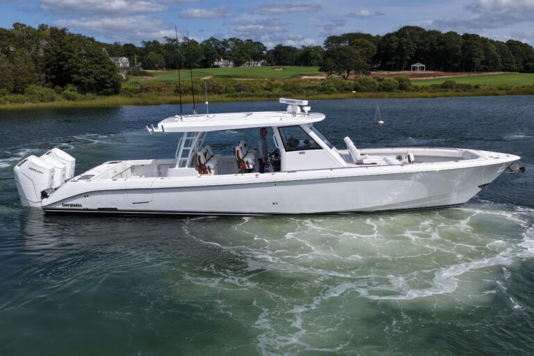2026 Everglades 455 Center Console