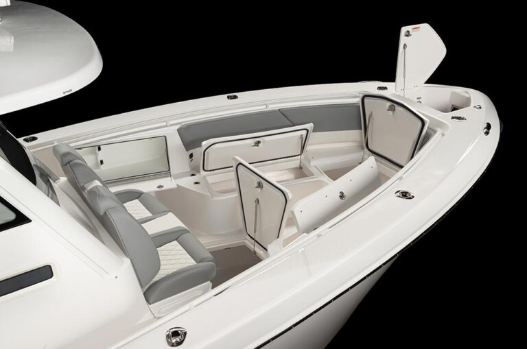 2024 Everglades 335 Center Console