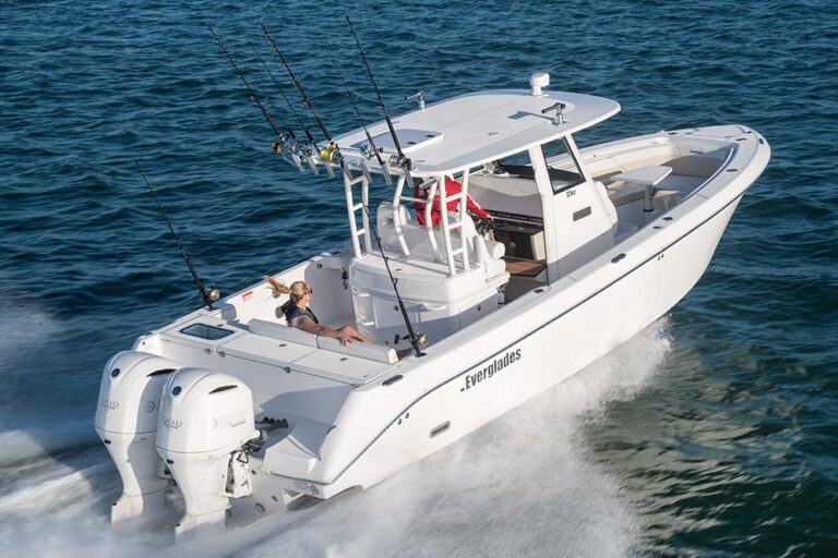 2024 Everglades 335 Center Console