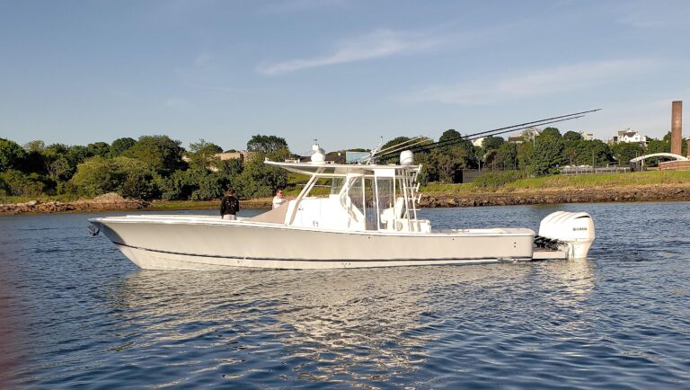 2018 Regulator 41 Center Console