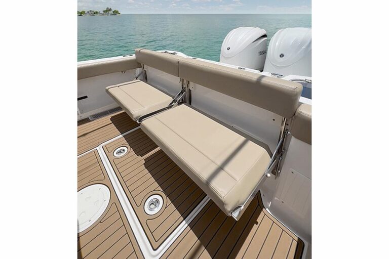 2025 Everglades 285 Center Console