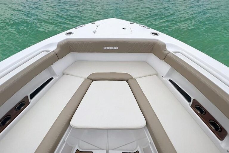 2025 Everglades 285 Center Console