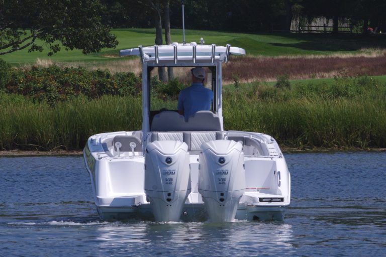 2025 Everglades 285 Center Console