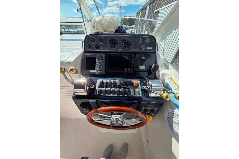 2004 Tiara Yachts 2900 Coronet