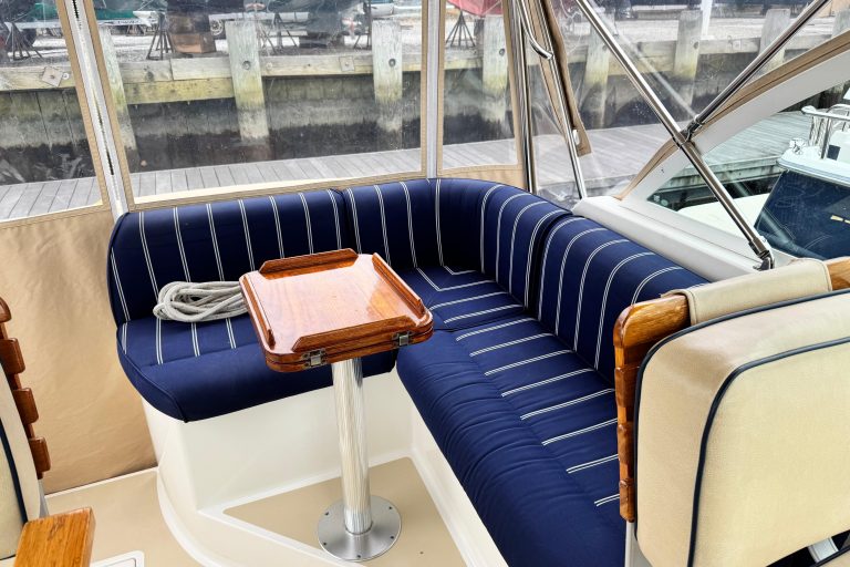 2005 Hunt Yachts Surfhunter