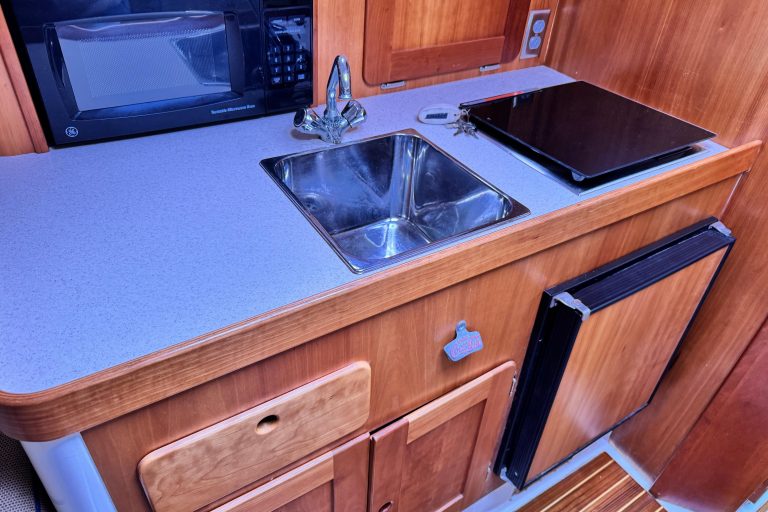 2005 Hunt Yachts Surfhunter