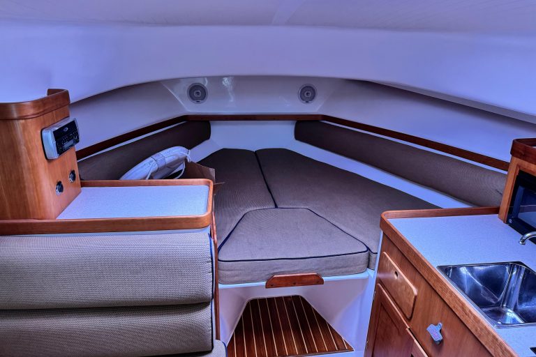 2005 Hunt Yachts Surfhunter