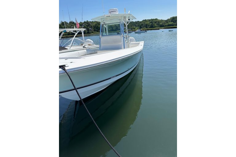 2005 Regulator 32 Forward Seating