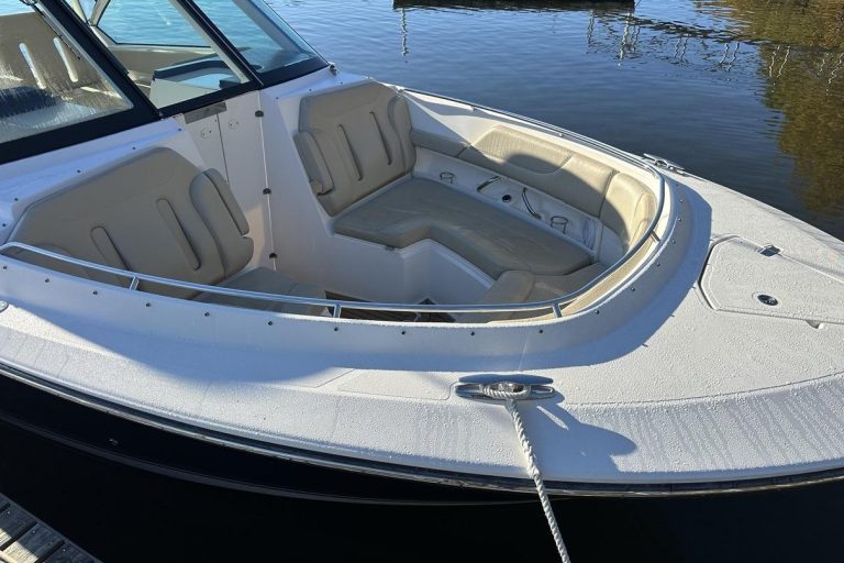 2016 Pursuit DC 325 Dual Console
