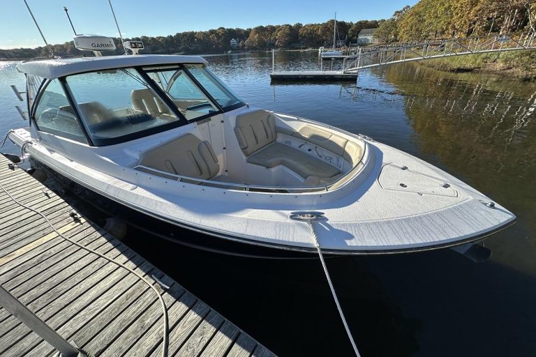 2016 Pursuit DC 325 Dual Console