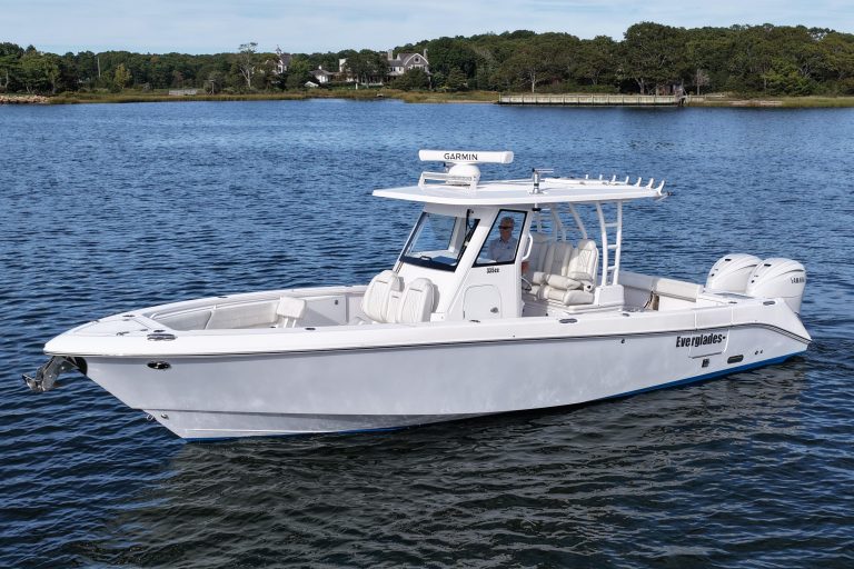 2020 Everglades 335 Center Console
