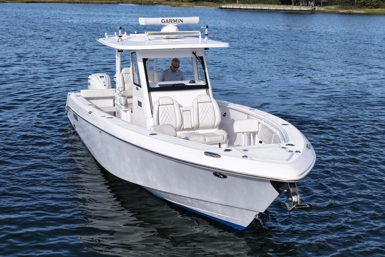 2020 Everglades 335 Center Console