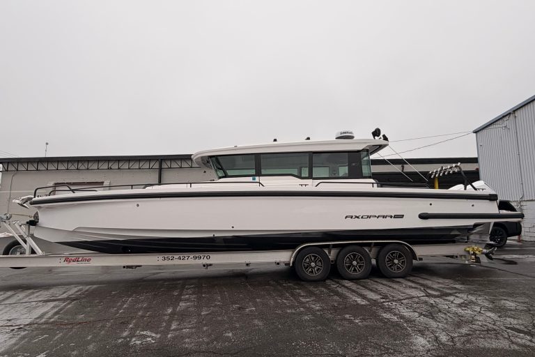 2021 Axopar 37 XC Cross Cabin