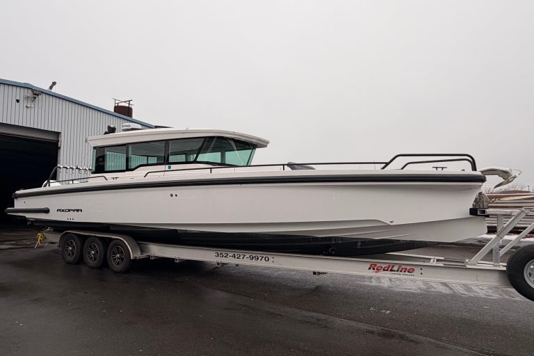 2021 Axopar 37 XC Cross Cabin