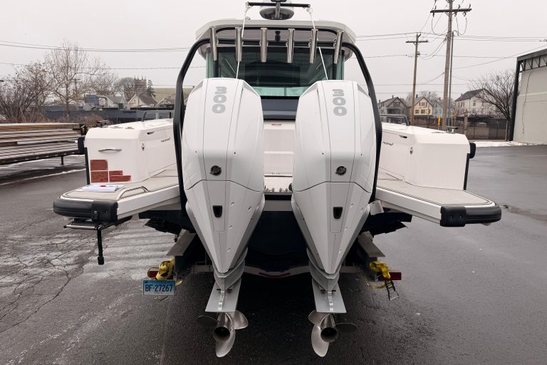 2021 Axopar 37 XC Cross Cabin