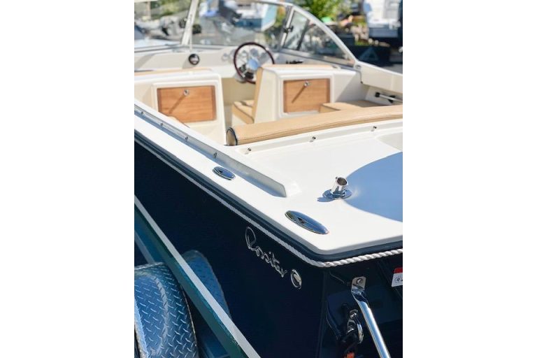 2022 Rossiter 17 Closed Deck