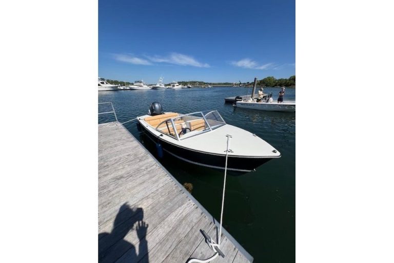 2022 Rossiter 17 Closed Deck
