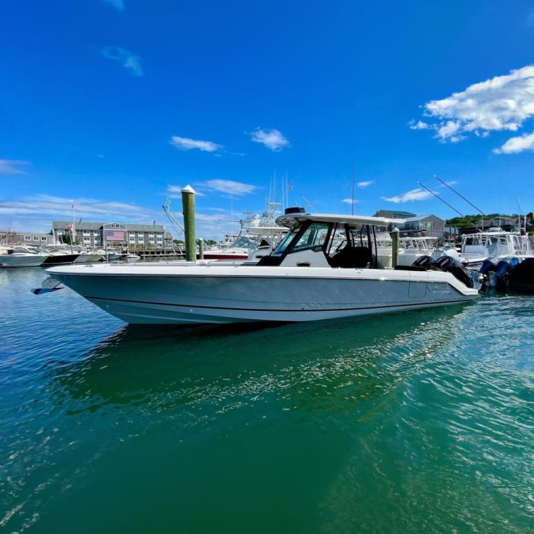 2024 Boston Whaler 360 Outrage
