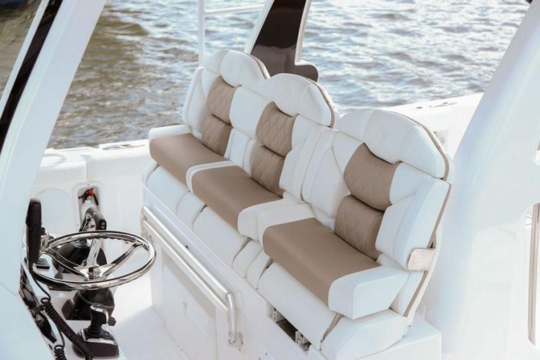 2018 Edgewater 370CC